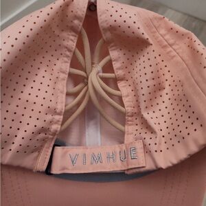 Vimhue Peach Perforated Cap